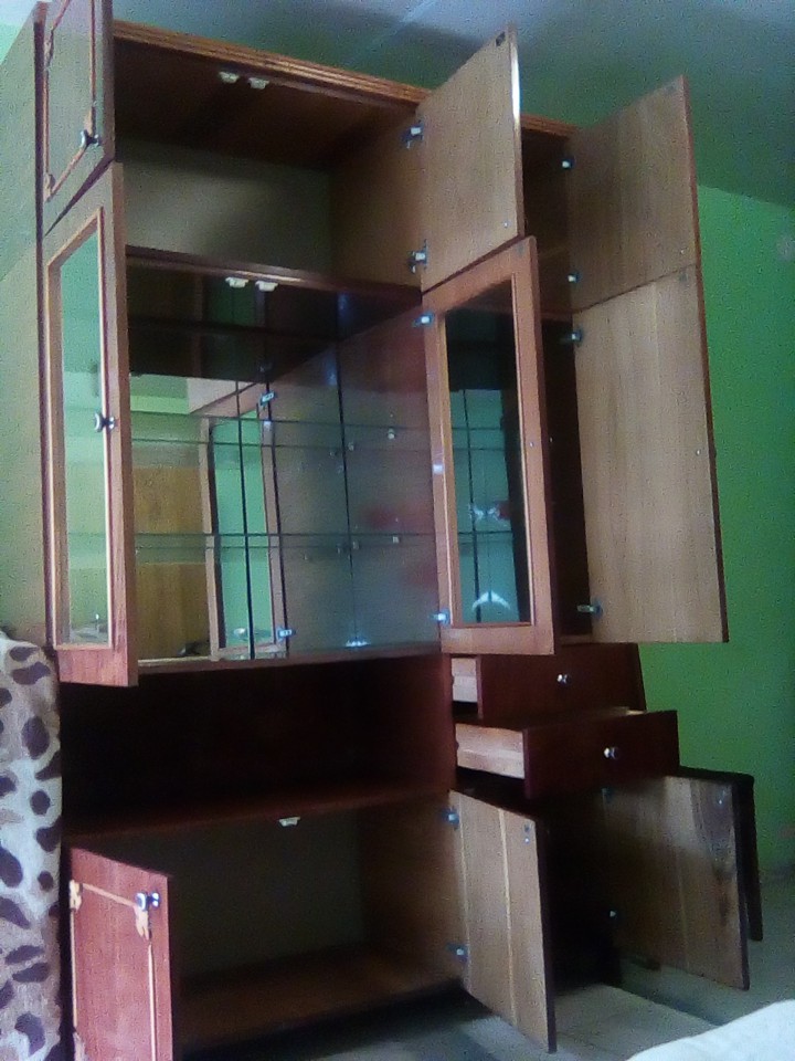 Шкаф сервант