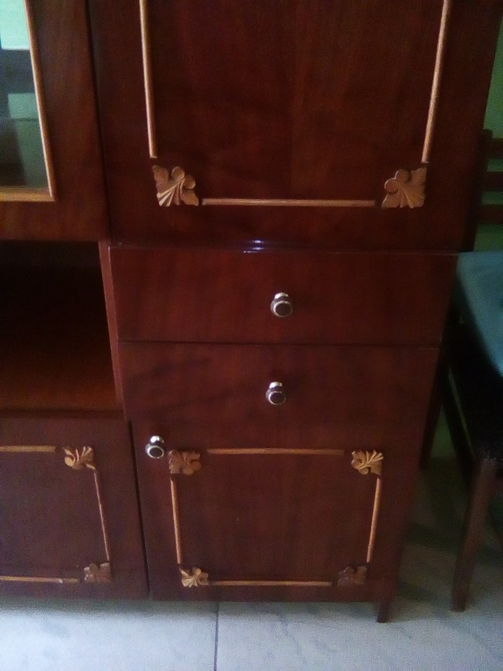 Шкаф сервант