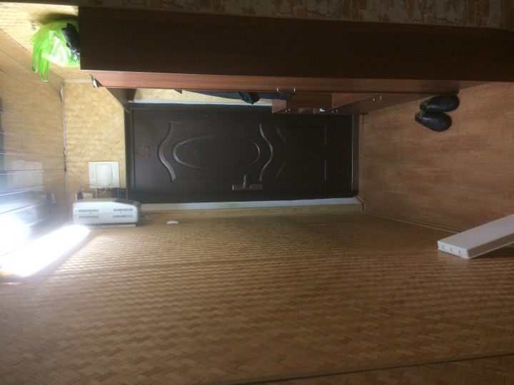 Сдаю длительно 2-х комнатную в самом центре по ул Роз. Собственн