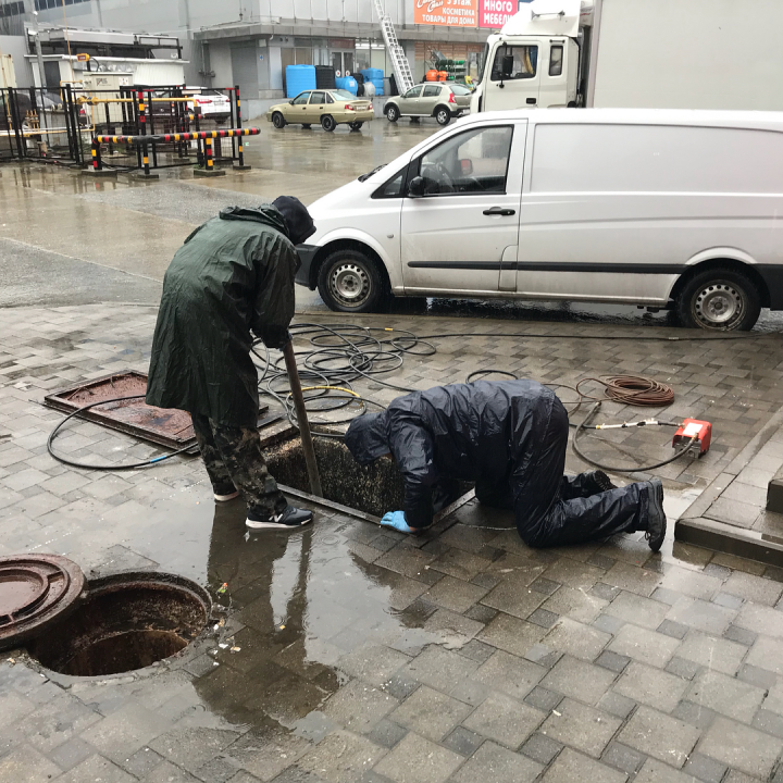 Прочистка засоров канализации и откачка отходов в Сочи