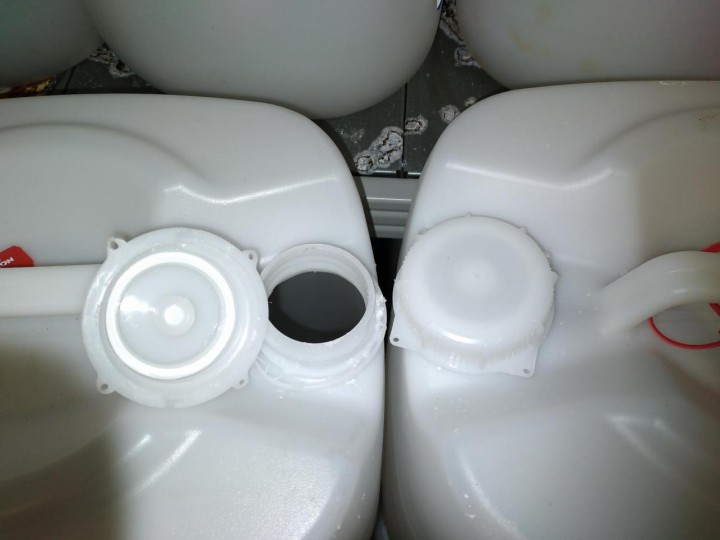 Канистры пластиковые 30л.