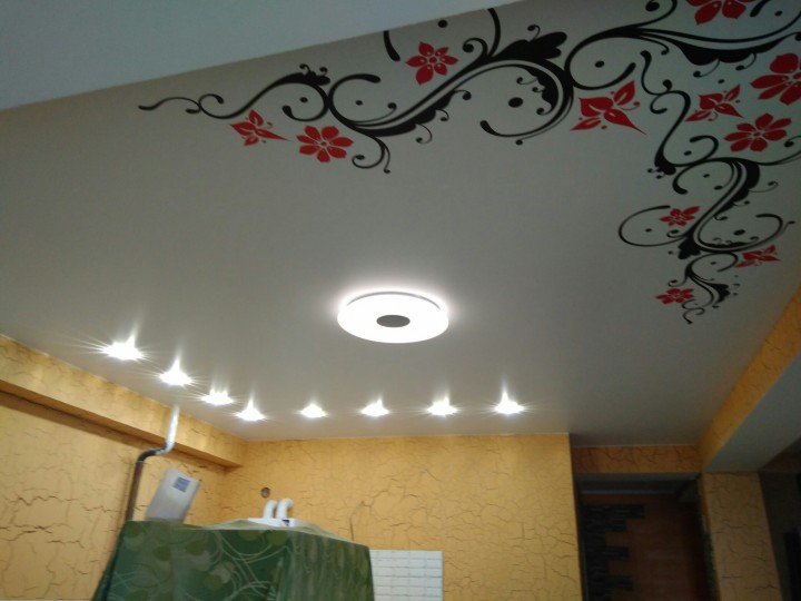 натяжные потолки в Сочи. Производитель