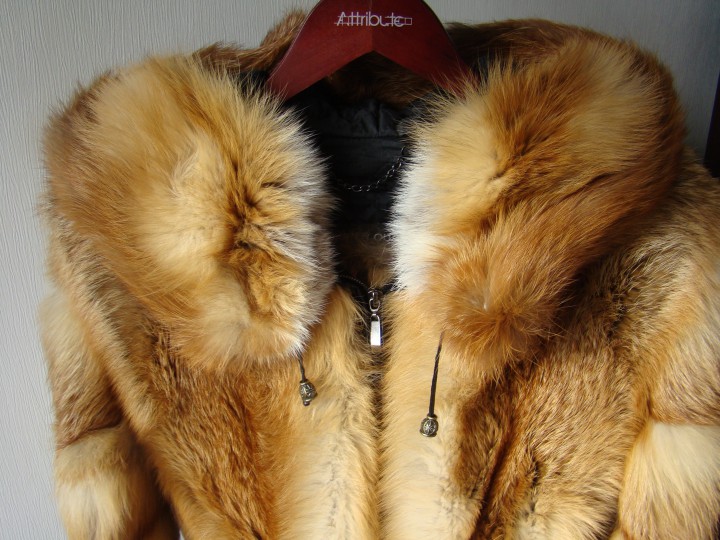 Продаю лисью шубку