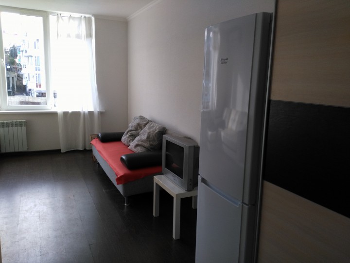 Сдам студию длительно 30 кв.м