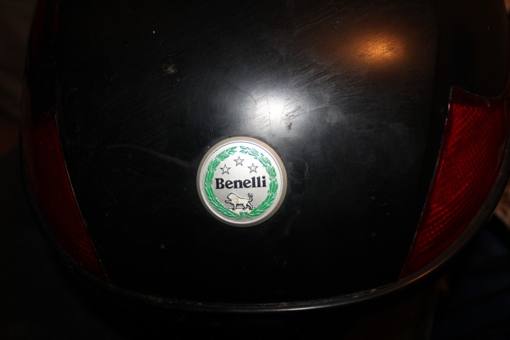 Продам кофр на мопед 