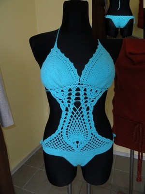 Предложение для торгующих на набережной - вязаные купальники