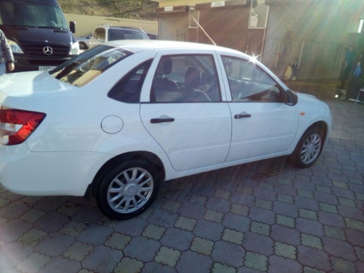 Продам автомобиль Лада Гранта!