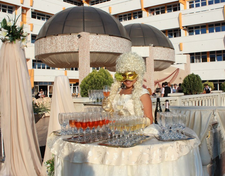 Леди фуршет в Сочи