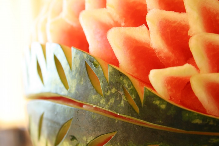 Художественная резьба по фруктам и овощам (карвинг)