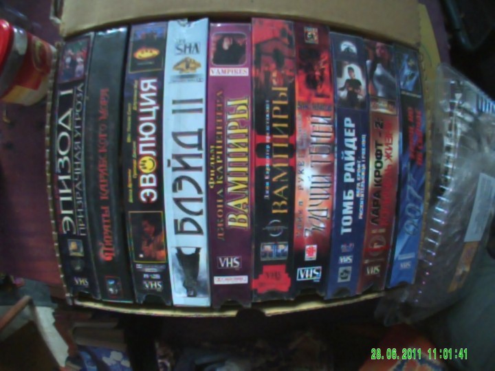 Много VHS кассет, очень много!!