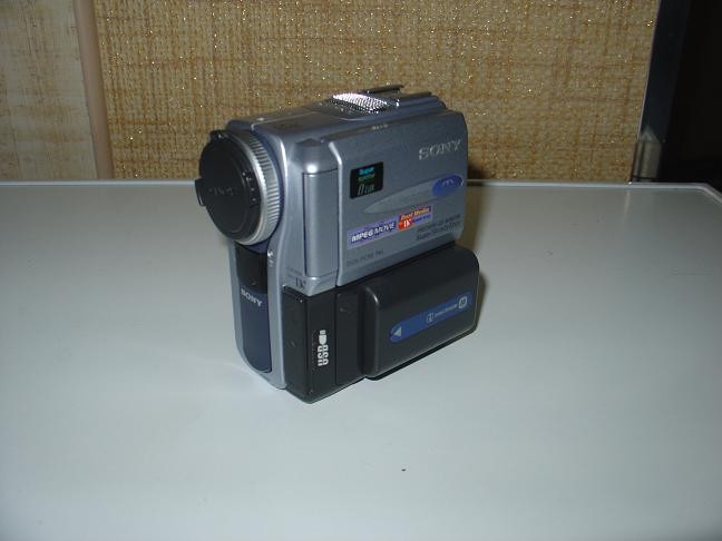 Продам видеокамеру Sony недорого
