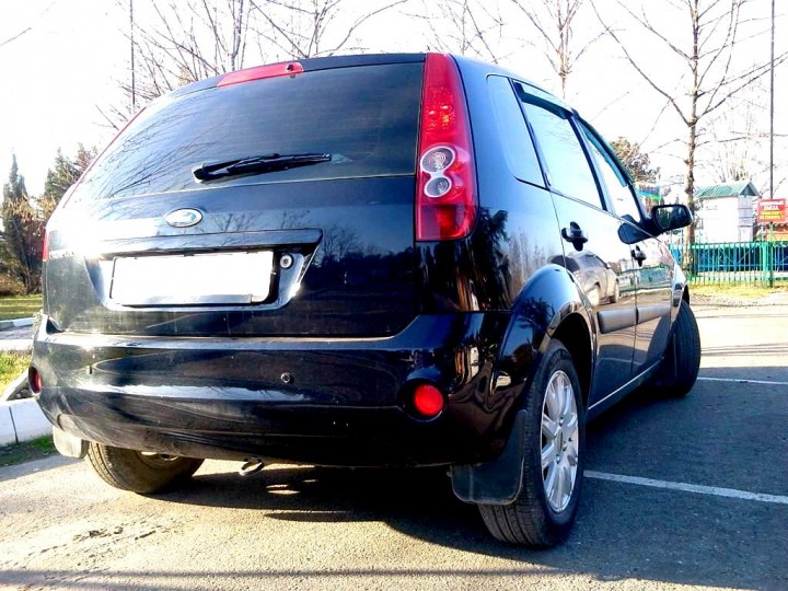 Форд ФьестаV Автомат 1.6 Ghia 1.6л