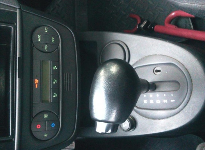 Форд ФьестаV Автомат 1.6 Ghia 1.6л