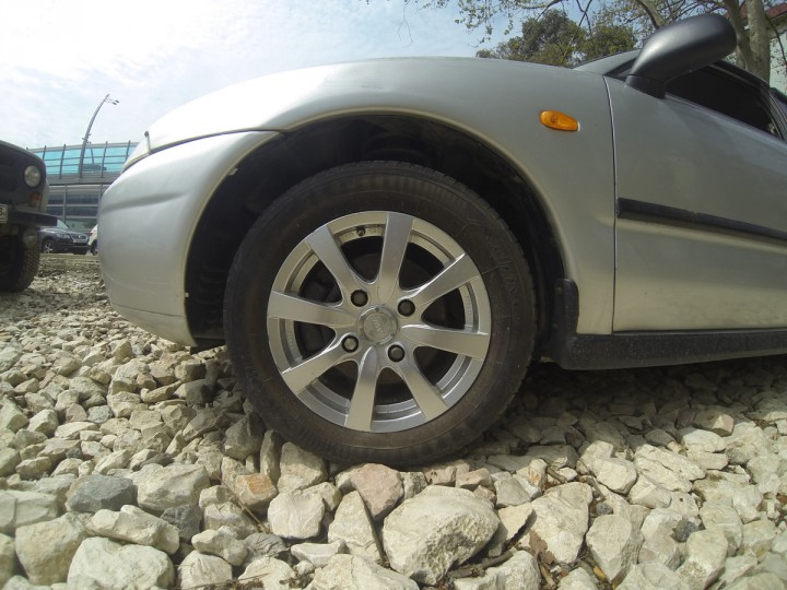 Продам Mitsubishi Carisma 1998