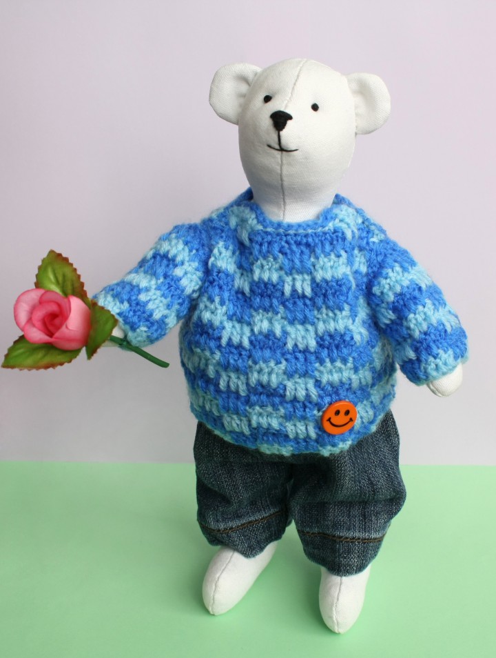 Медвежонок ищет заботливые ручки)