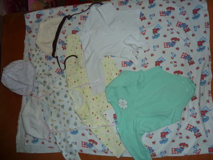 Пакет вещей на девочку 3-9 мес. 