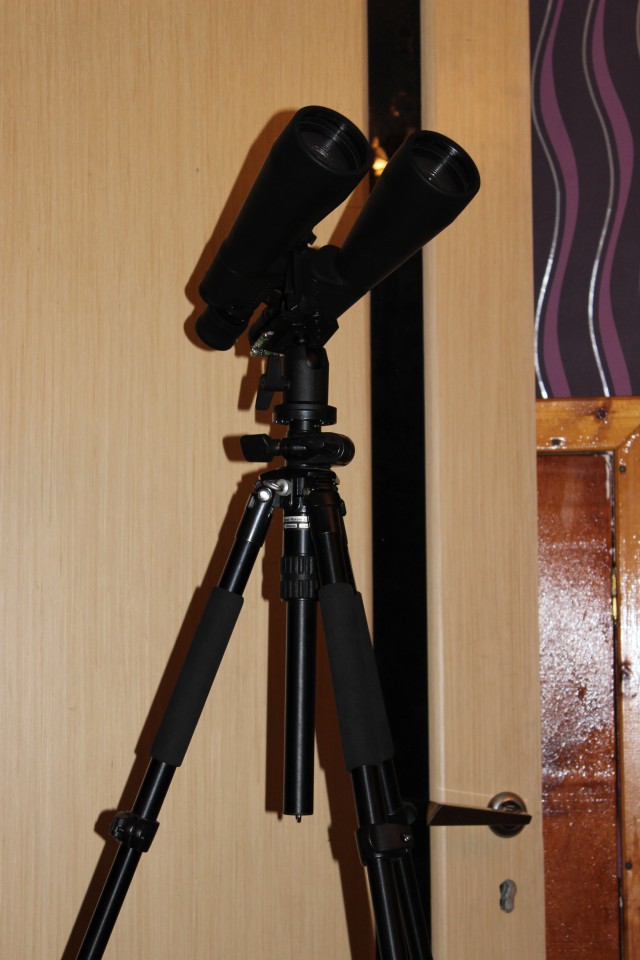 Фото-штатив трипод.