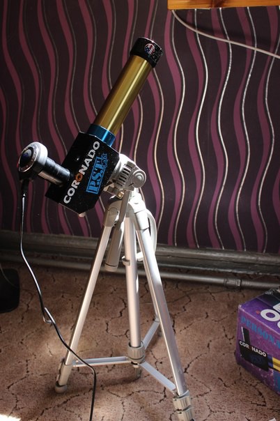 Фото-штатив трипод.