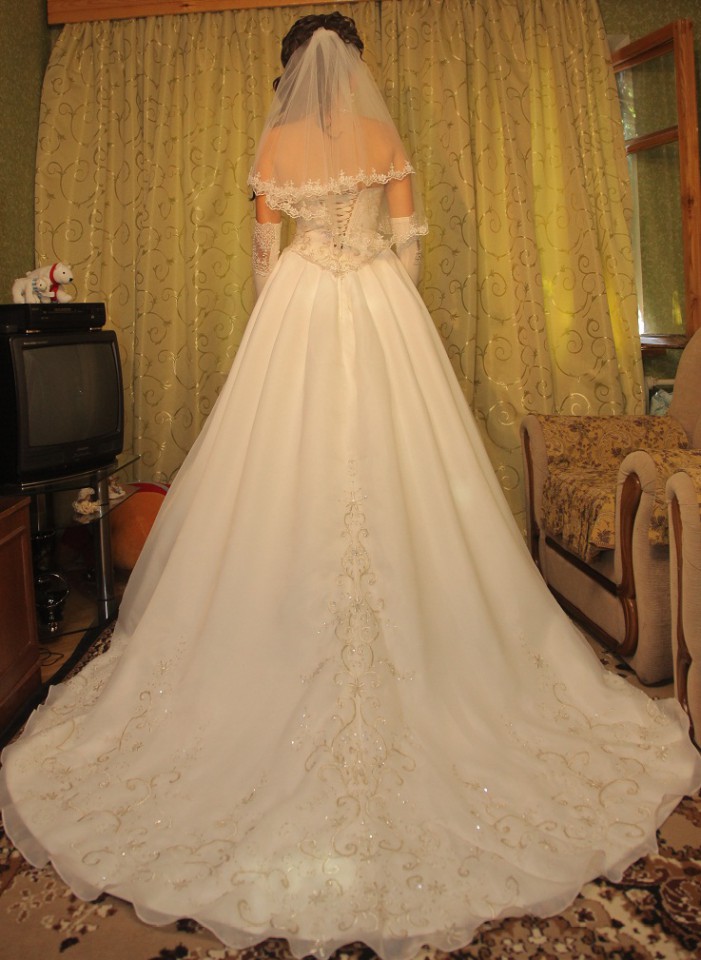 Свадебное платье