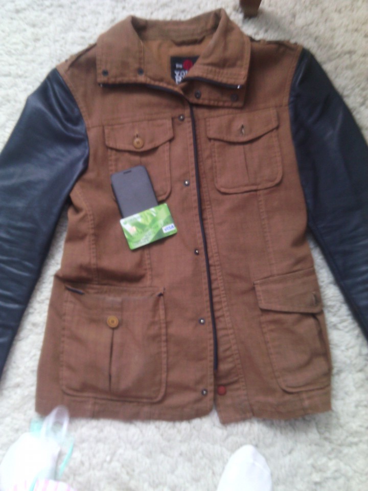 куртку мужскую,телефон и карту кредитную