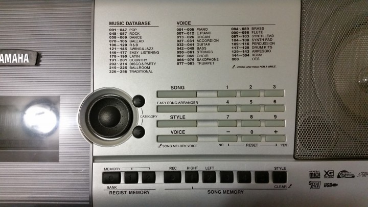 Продам синтезатор