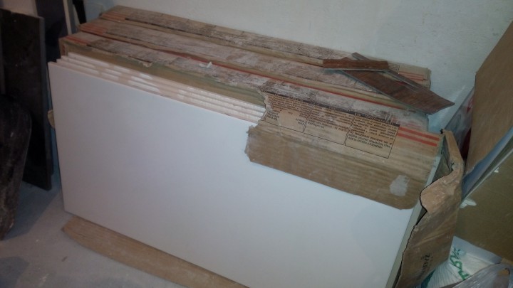 Продам материалы, оставшиеся от ремонта.