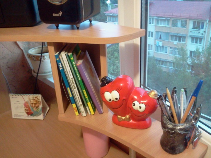 Стол компьютерный